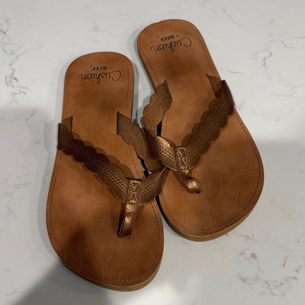 Reef Women's Tan Scalloped Sandals